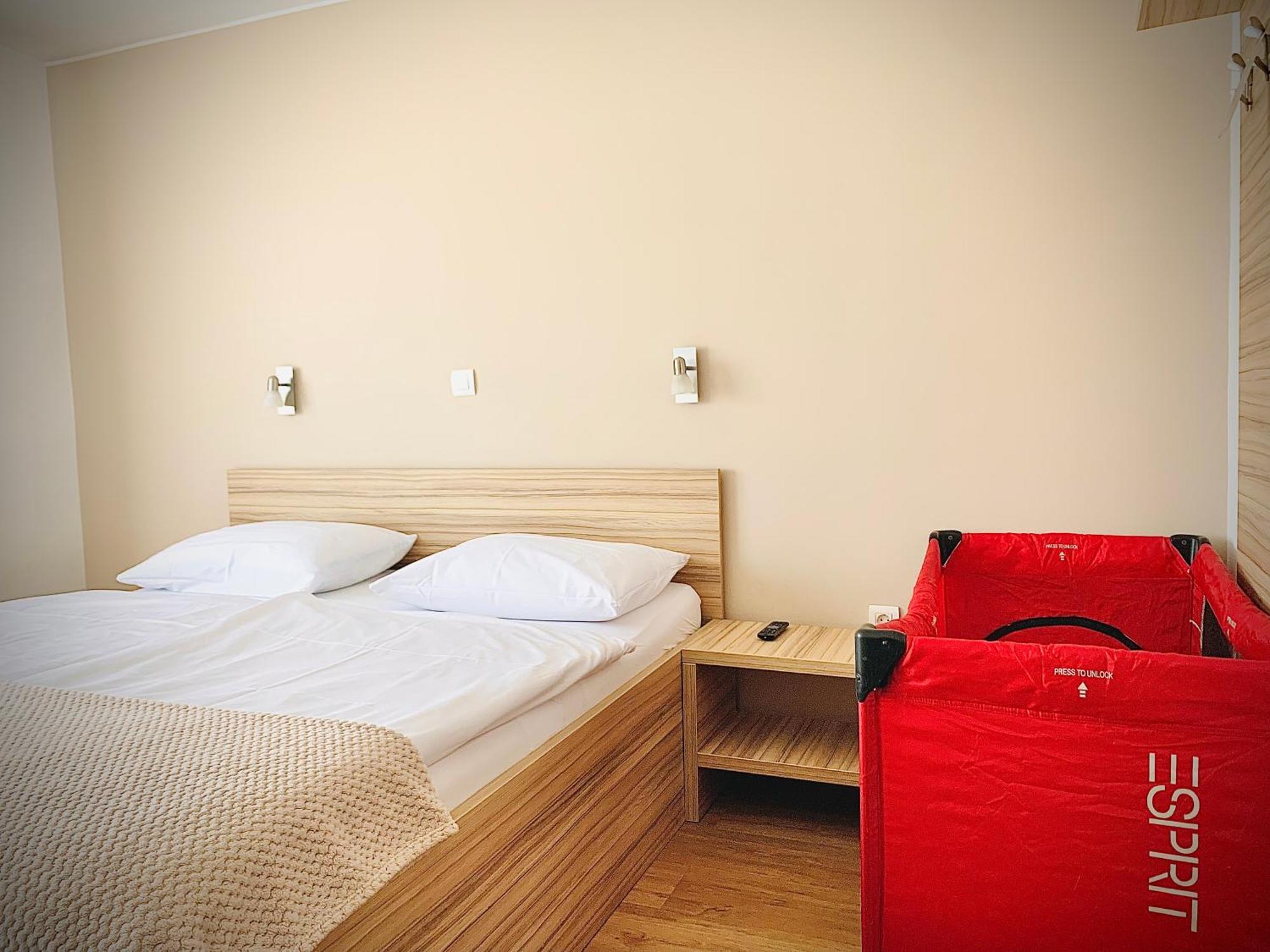 Stara Lipa Tasner Free Kitchen&Garage&Parking-Self Check In Hotel Maribor Room photo